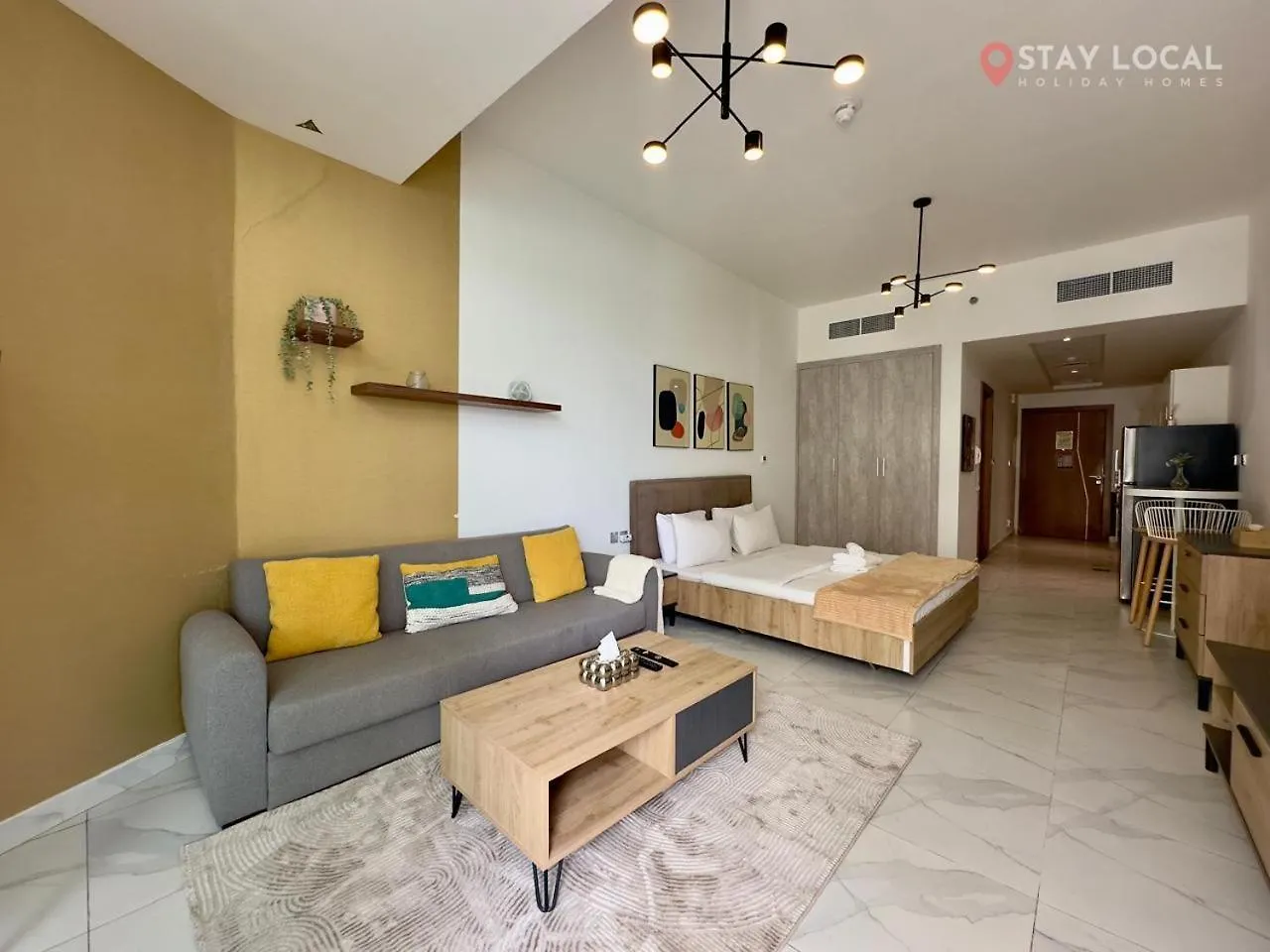 Apartment Iconic Studio Canal & Burj View Central, Scenic Serene Dubai
