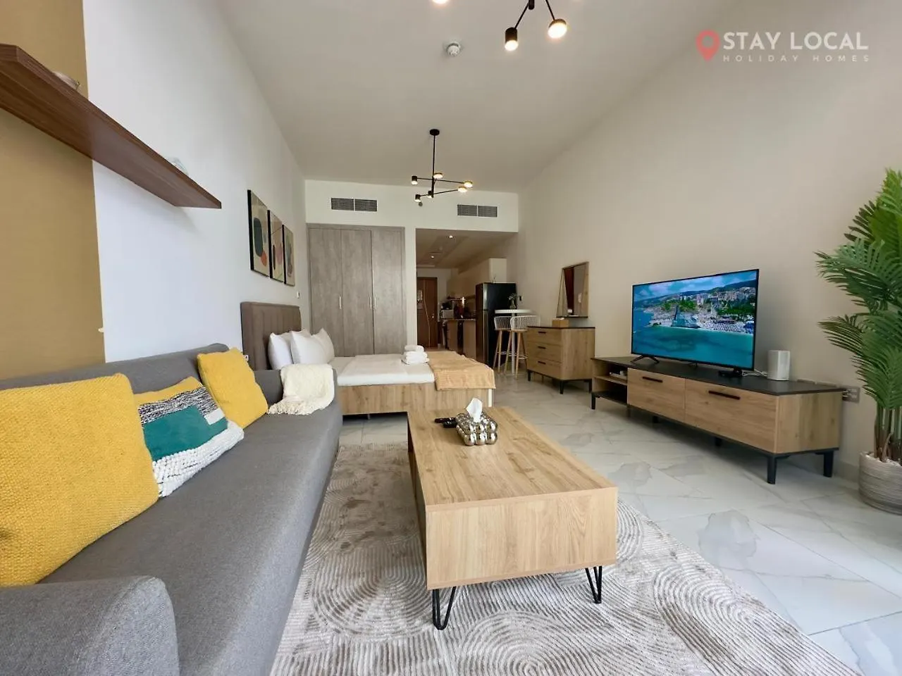 Apartment Iconic Studio Canal & Burj View Central, Scenic Serene Dubai