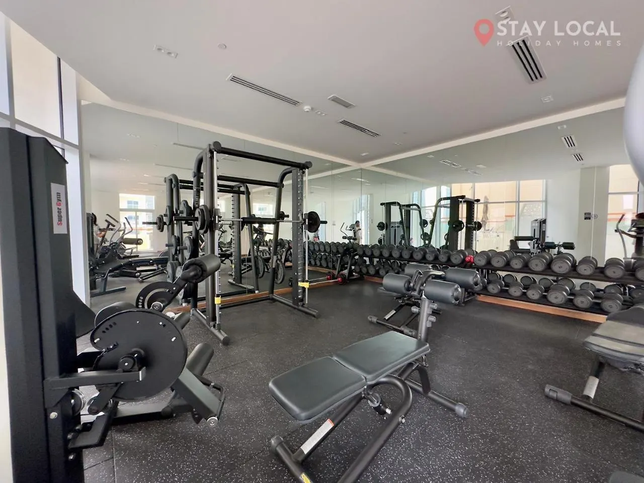 Iconic Studio Canal & Burj View Central, Scenic Serene Dubai Apartment