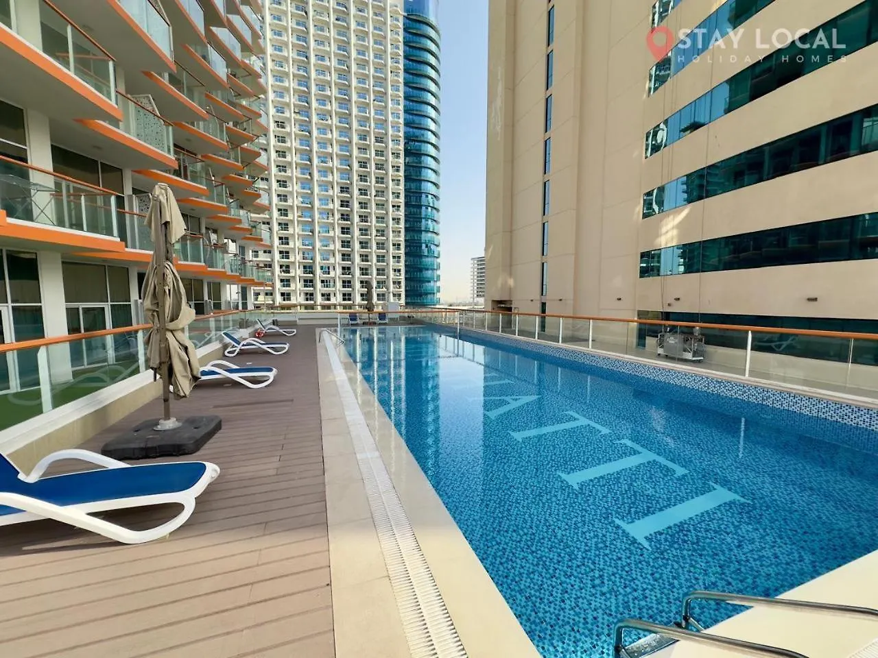 Apartment Iconic Studio Canal & Burj View Central, Scenic Serene Dubai