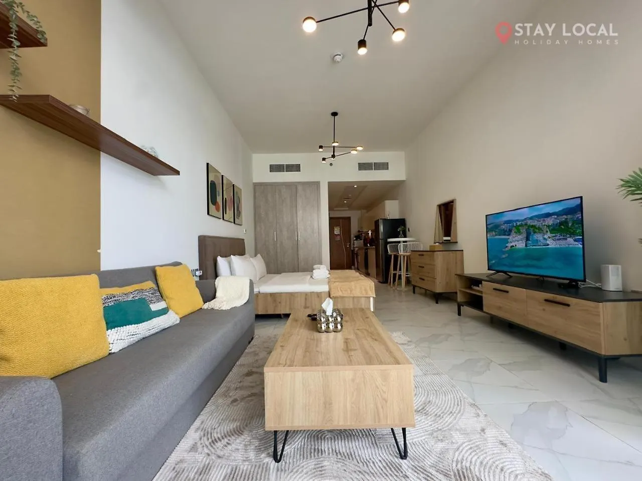 Apartment Iconic Studio Canal & Burj View Central, Scenic Serene Dubai